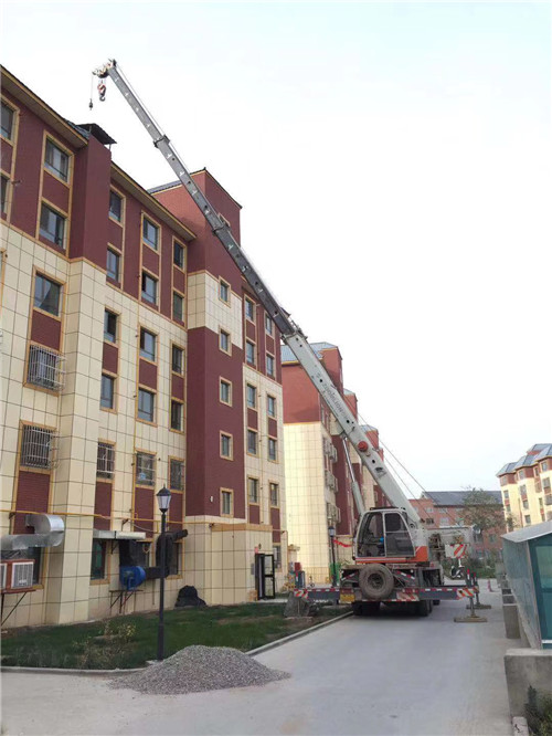 河曲县跨街广告牌的高空安装注意事项