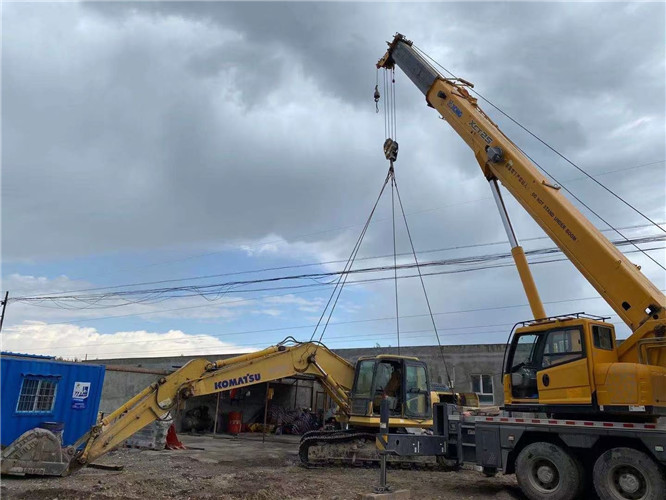 河曲县25吨吊车的工作半径是多少？