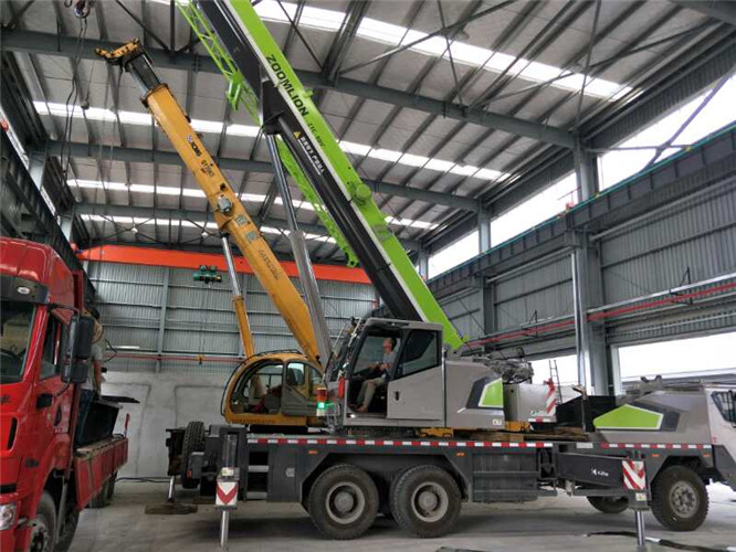 河曲县高空车出租需要注意哪些安全事项？